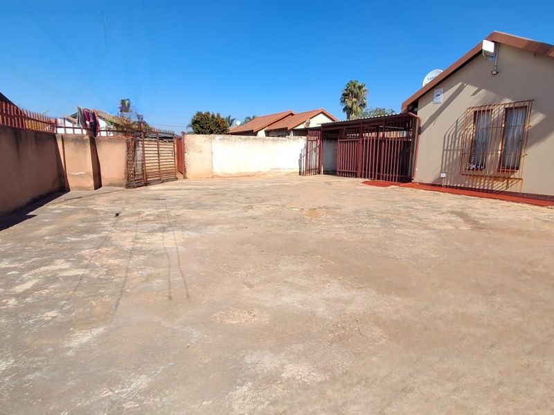 House For Sale in Soshanguve Ext - Photo 6