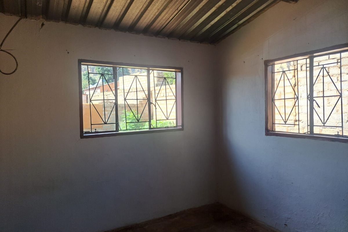 House For Sale in Mamelodi East - Photo 2