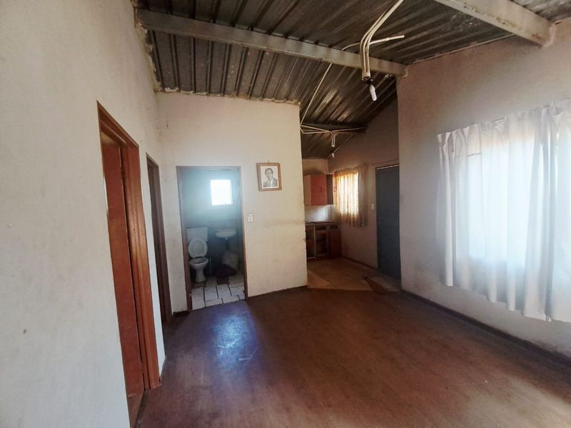 House For Sale in Mamelodi East - Photo 4