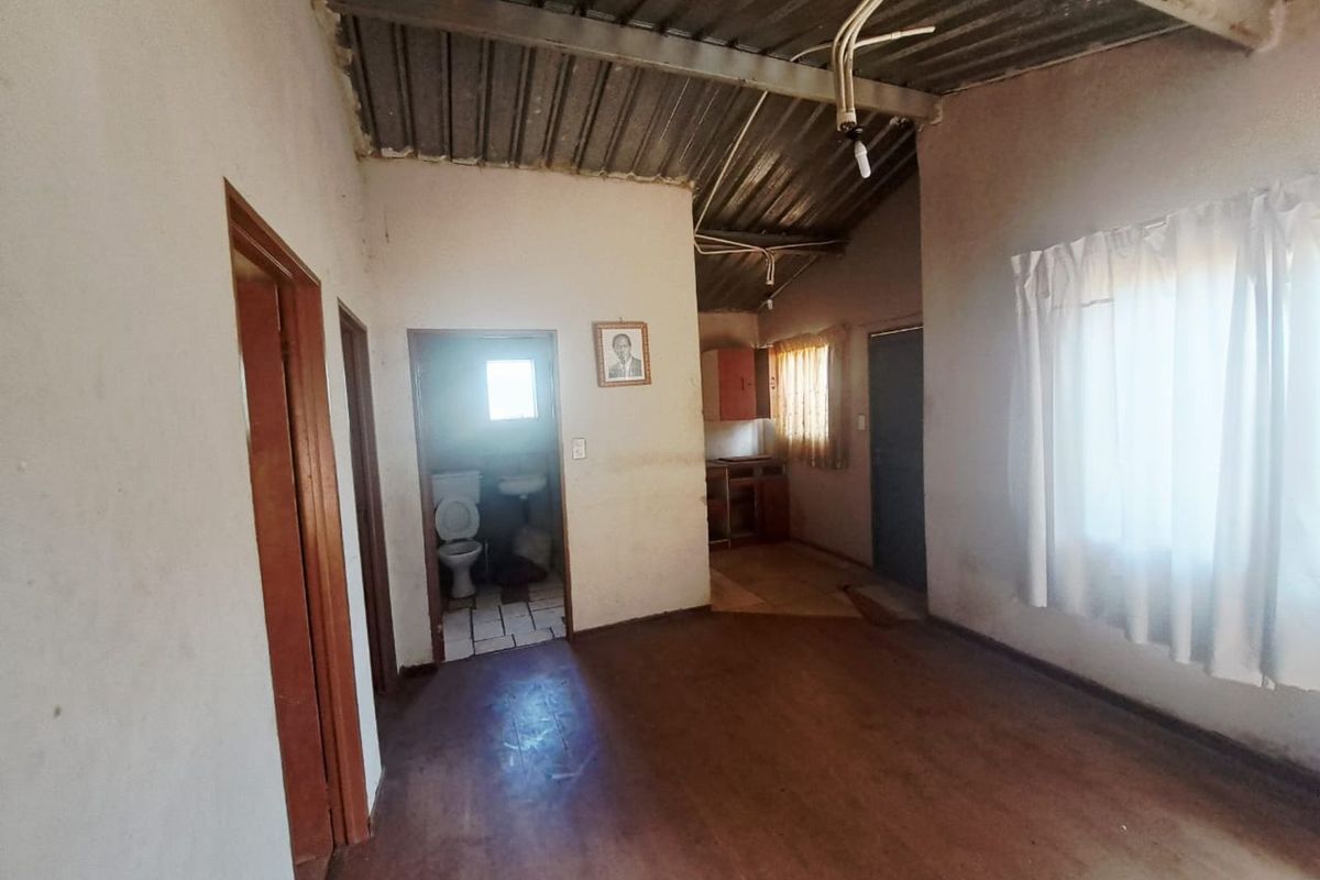 House For Sale in Mamelodi East - Photo 4