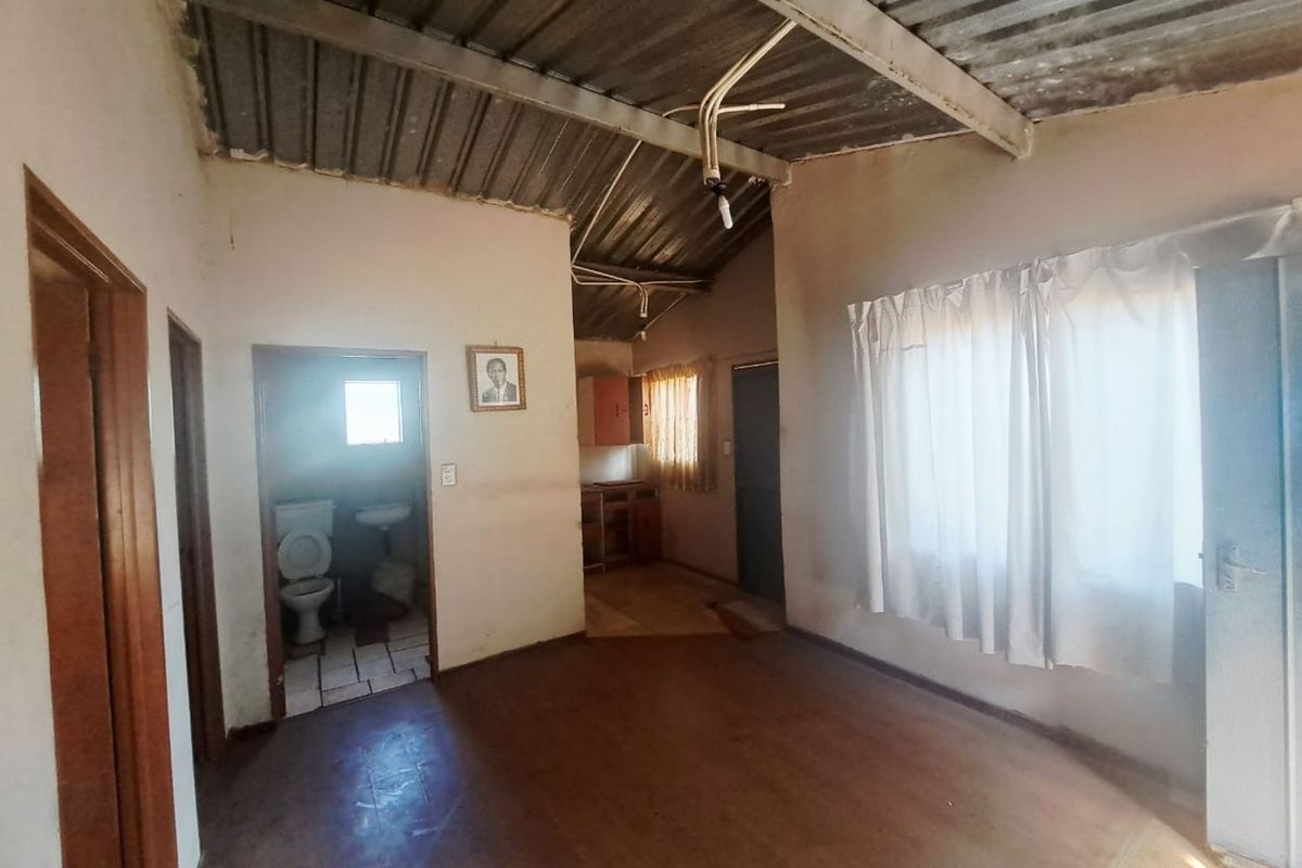 House For Sale in Mamelodi East - Photo 5