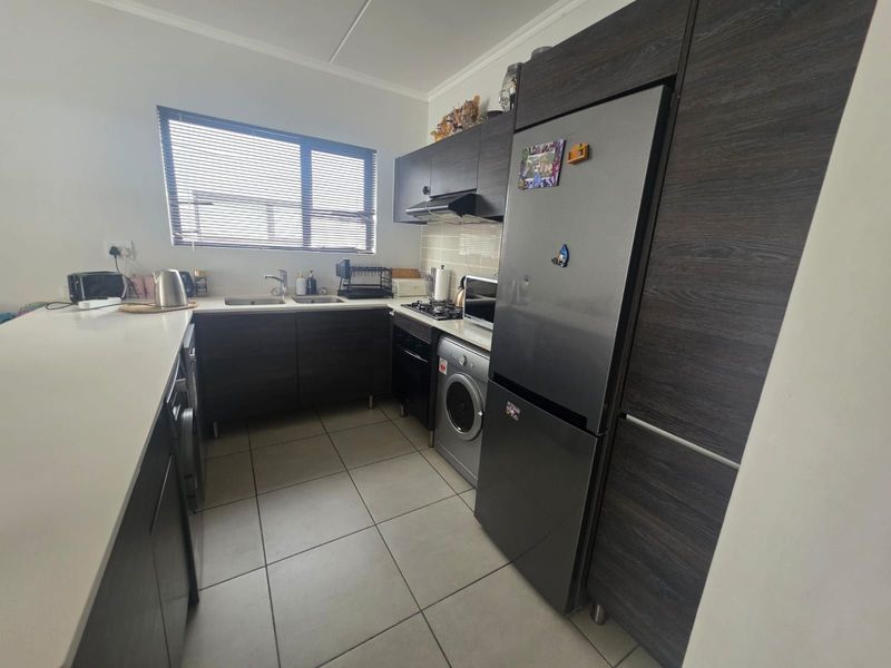 Apartment For Sale in Olivedale - Photo 4