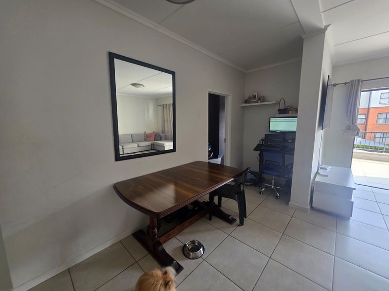 Apartment For Sale in Olivedale - Photo 3