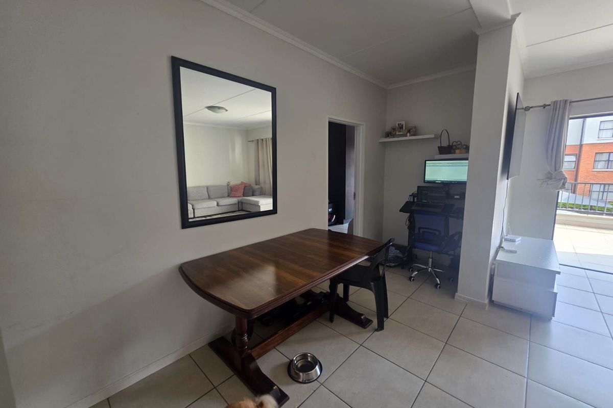 Apartment For Sale in Olivedale - Photo 3