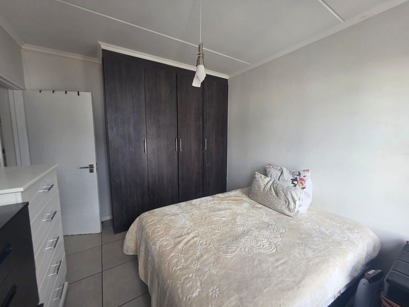 Apartment For Sale in Olivedale - Photo 9