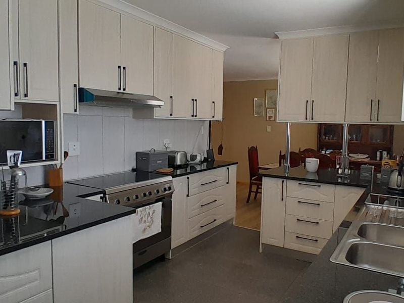House For Sale in Levallia - Photo 5