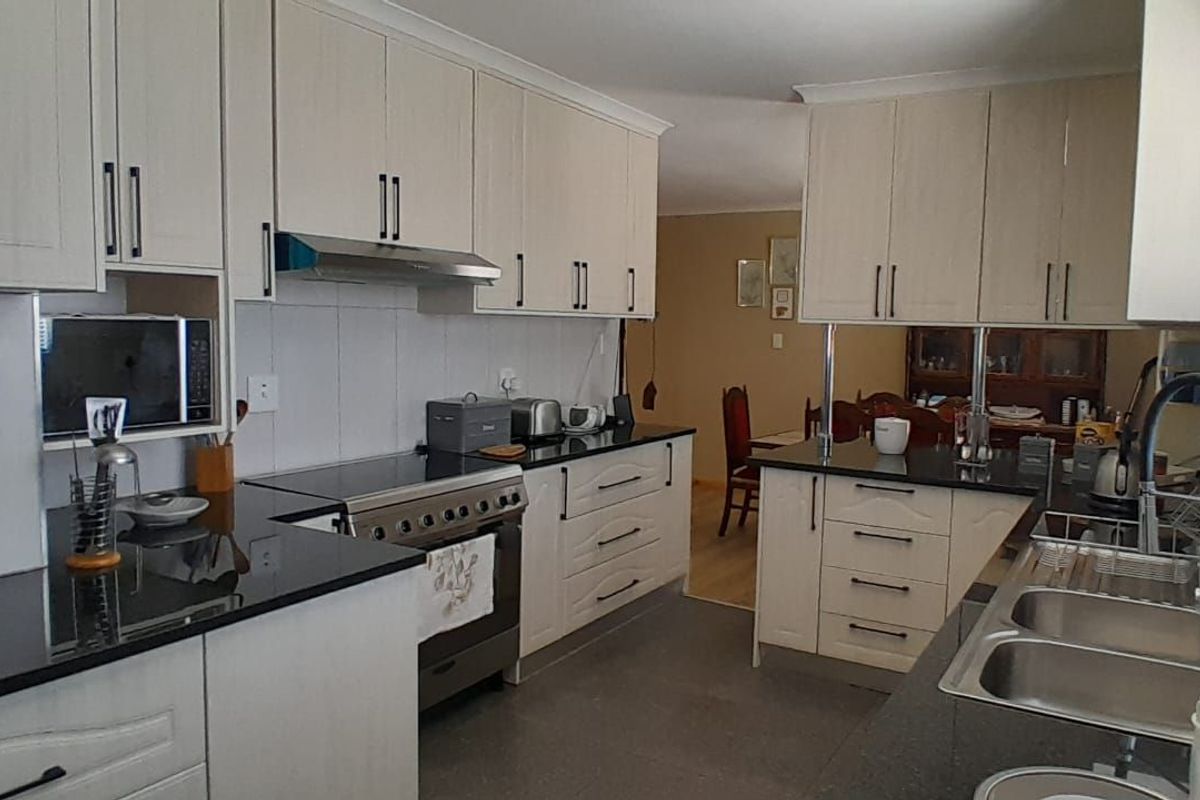 House For Sale in Levallia - Photo 5