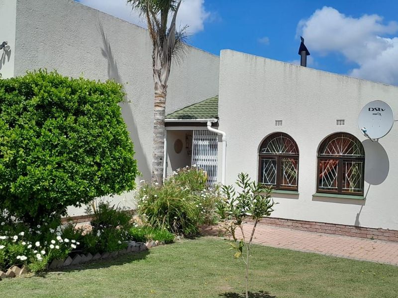 House For Sale in Levallia - Photo 2