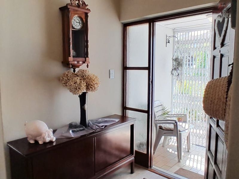 House For Sale in Levallia - Photo 4