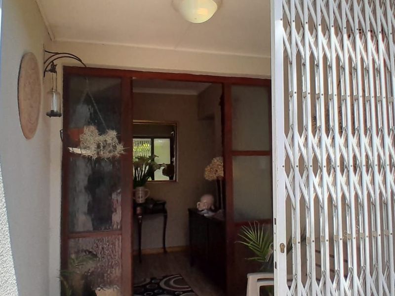 House For Sale in Levallia - Photo 3