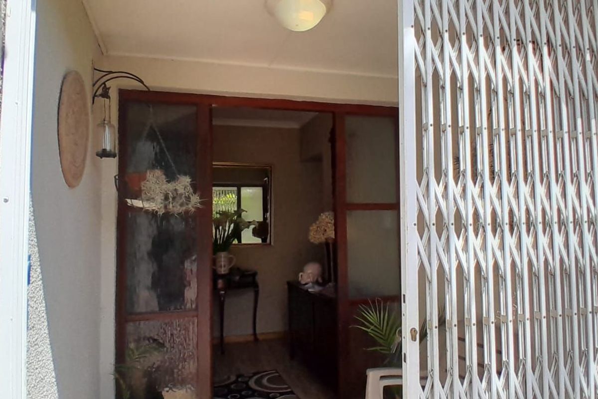 House For Sale in Levallia - Photo 3
