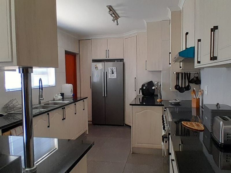 House For Sale in Levallia - Photo 7