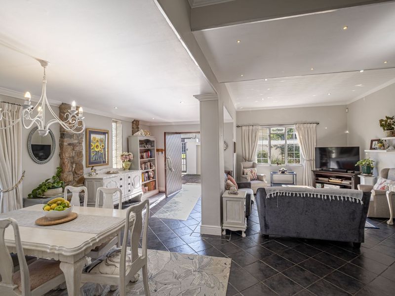 House For Sale in Glenhurd - Photo 2
