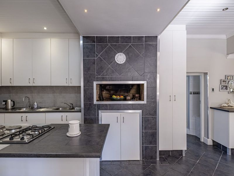 House For Sale in Glenhurd - Photo 6