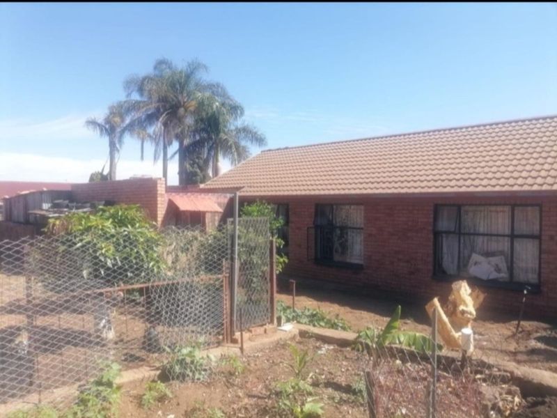 House For Sale in Soshanguve Ext - Photo 10