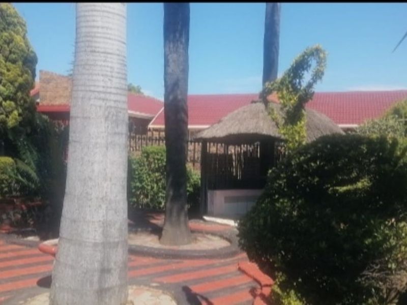 House For Sale in Soshanguve Ext - Photo 2