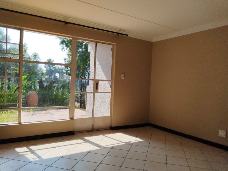 Apartment For Sale in Paulshof - Photo 3