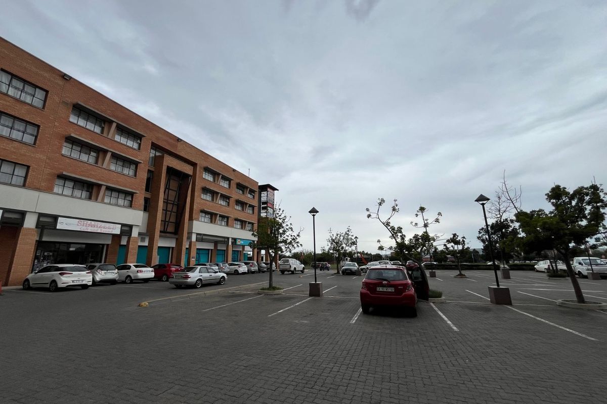 Retail To Rent in Silverton - Photo 2