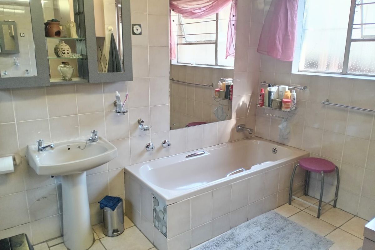 House For Sale in Hamberg - Photo 4