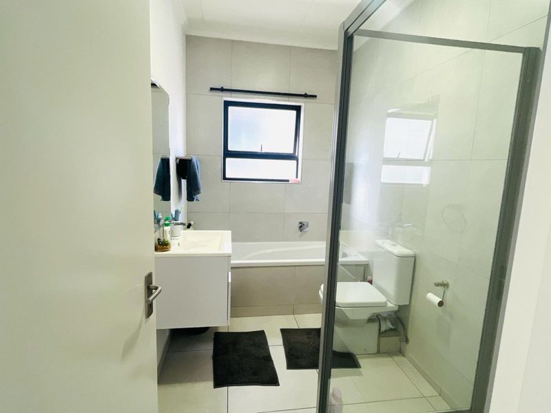 Apartment For Sale in Fourways - Photo 10