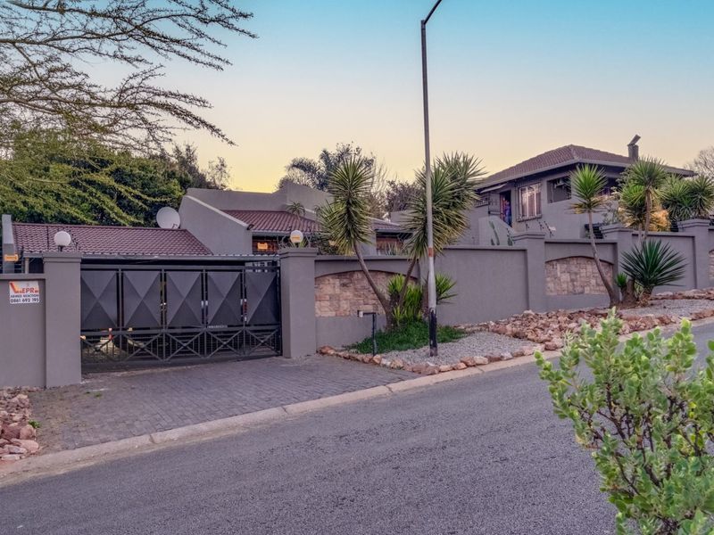 House For Sale in Noordheuwel - Photo 2