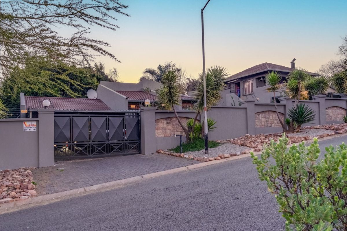 House For Sale in Noordheuwel - Photo 2