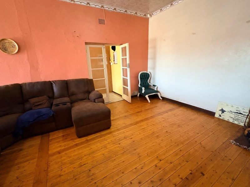 House For Sale in Utility - Photo 4
