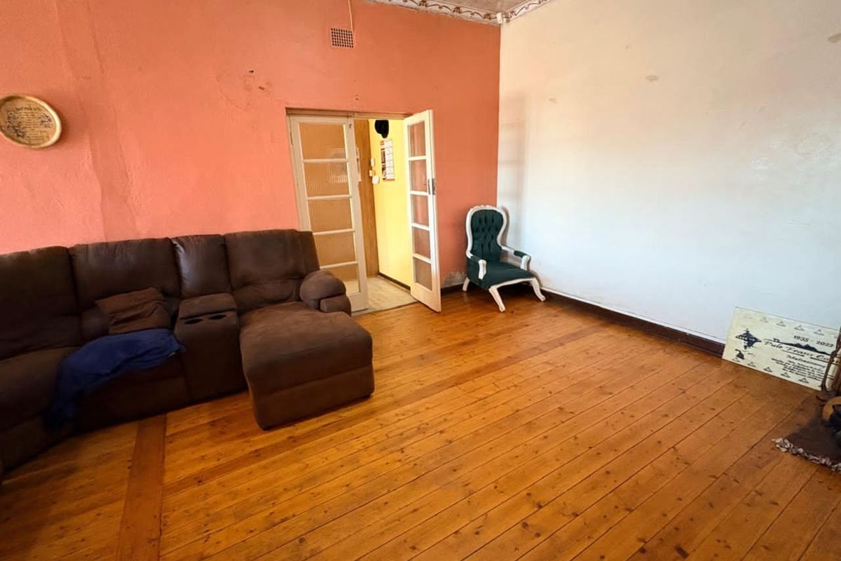 House For Sale in Utility - Photo 4