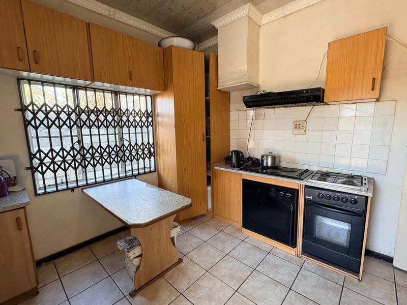 House For Sale in Utility - Photo 5