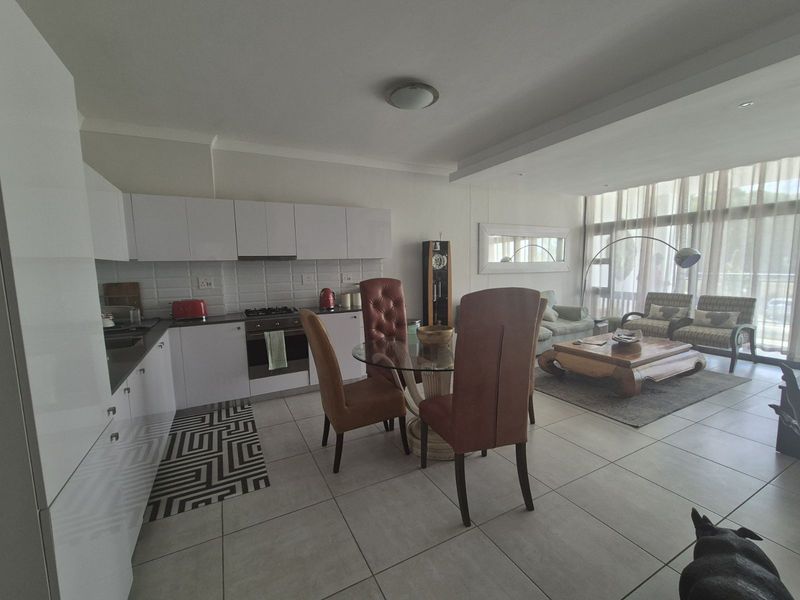 Apartment To Rent in Paardevlei - Photo 9