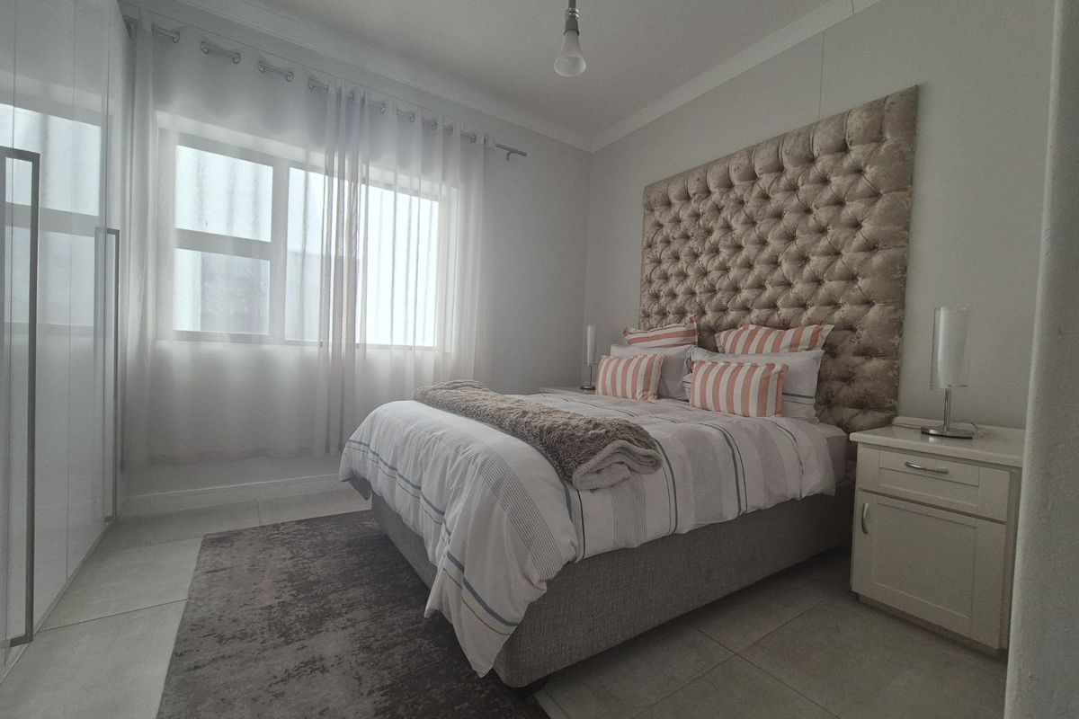 Apartment To Rent in Paardevlei - Photo 5