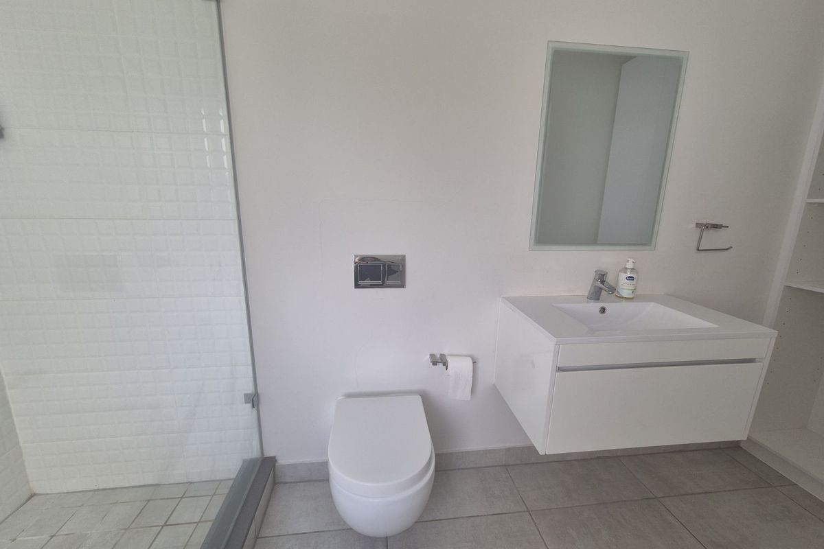 Apartment To Rent in Paardevlei - Photo 3