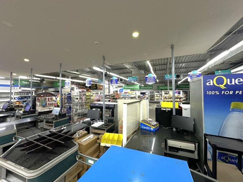 Retail For Sale in Blanco - Photo 3
