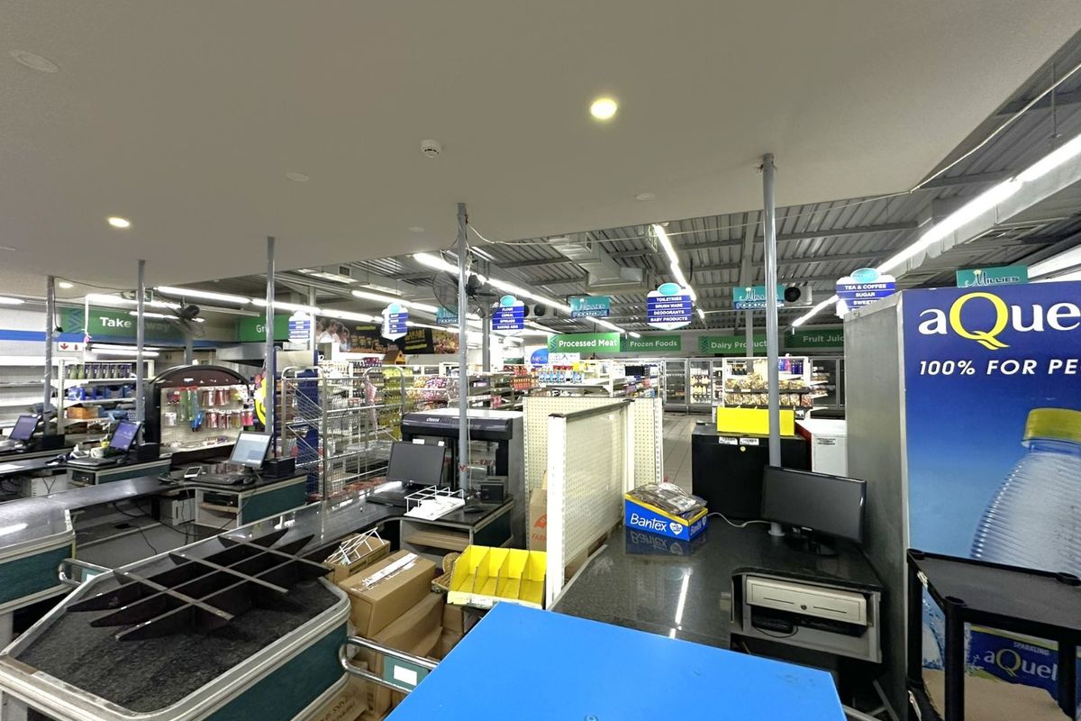 Retail For Sale in Blanco - Photo 3
