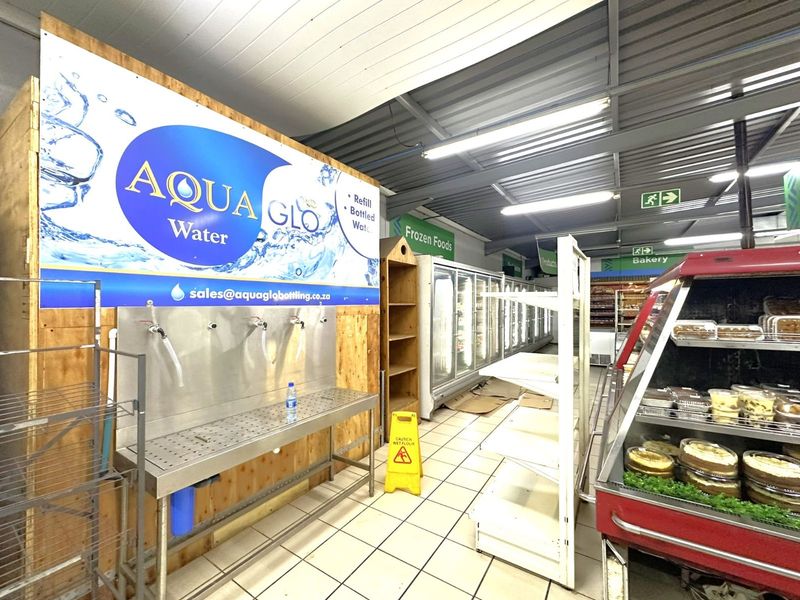 Retail For Sale in Blanco - Photo 10