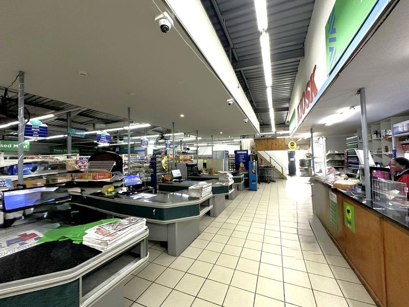 Retail For Sale in Blanco - Photo 2