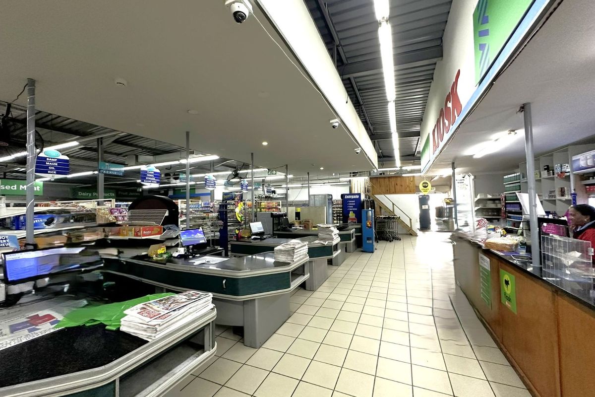 Retail For Sale in Blanco - Photo 2