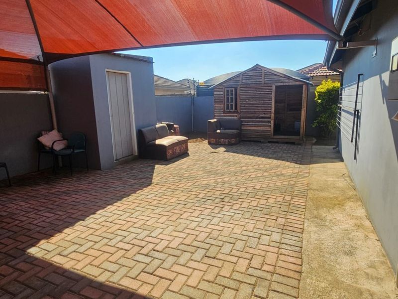 House To Rent in Crystal Park - Photo 7