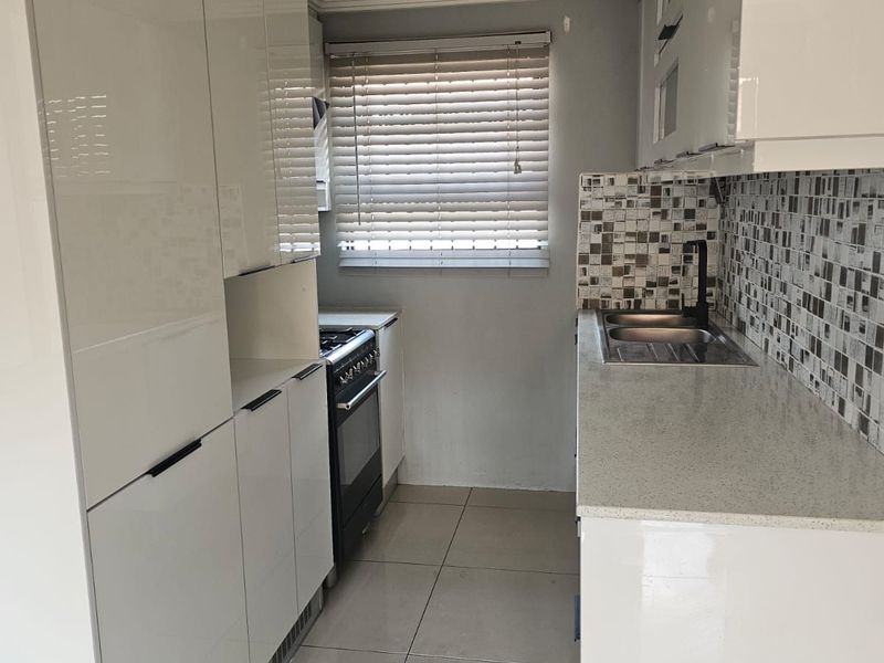House To Rent in Crystal Park - Photo 2