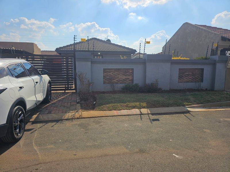 House To Rent in Crystal Park - Photo 1