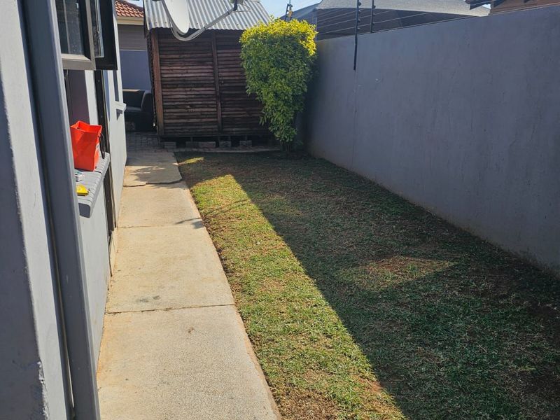 House To Rent in Crystal Park - Photo 9