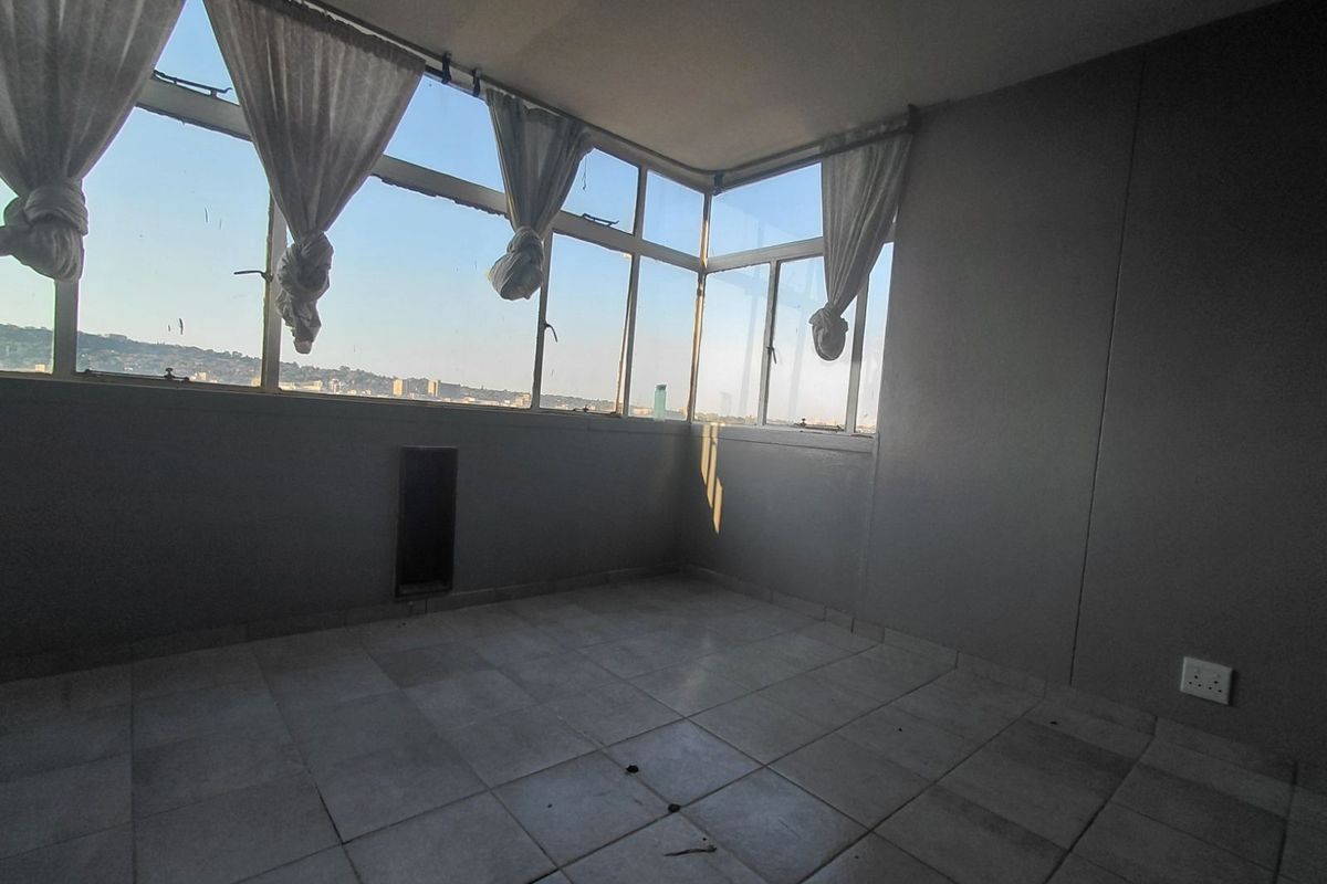 Apartment To Rent in Sunnyside - Photo 5