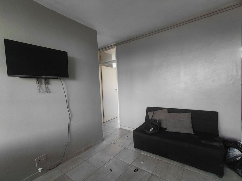 Apartment To Rent in Sunnyside - Photo 4