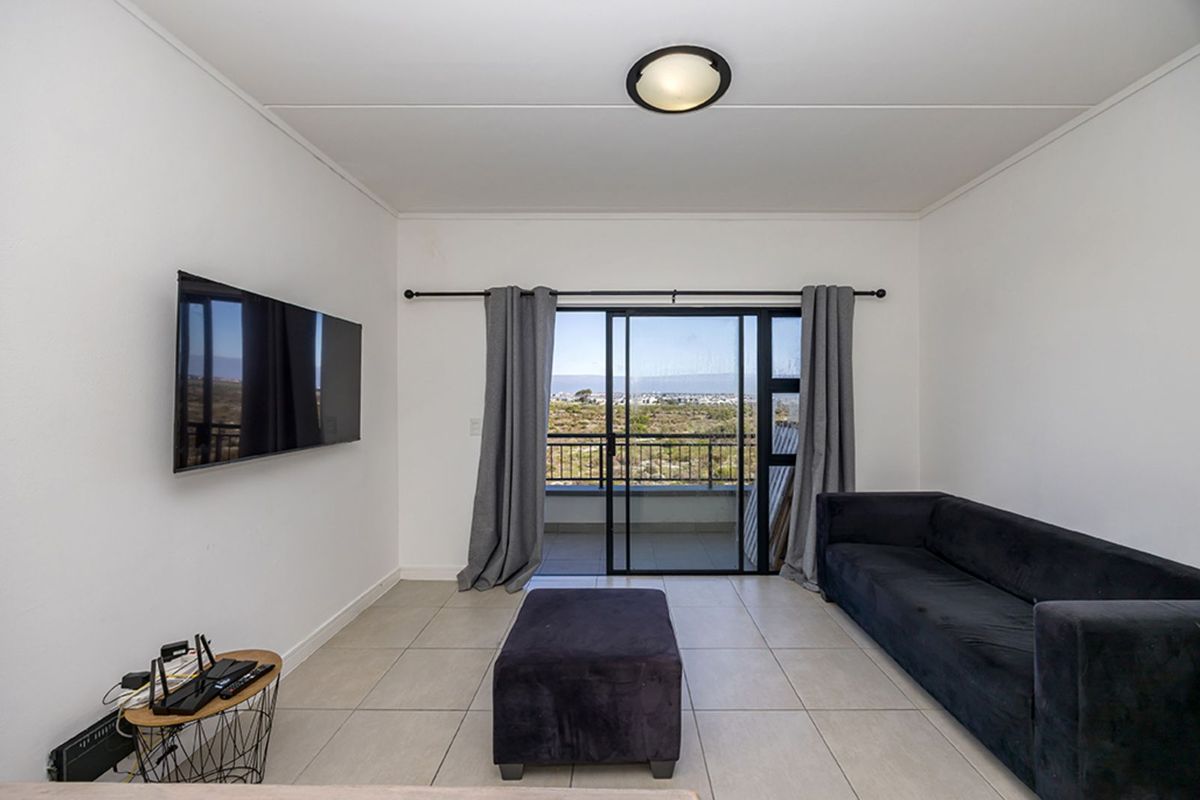 Apartment For Sale in Sandown - Photo 3