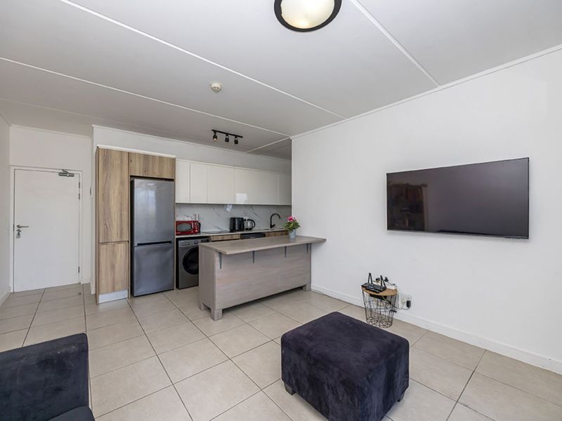 Apartment For Sale in Sandown - Photo 5