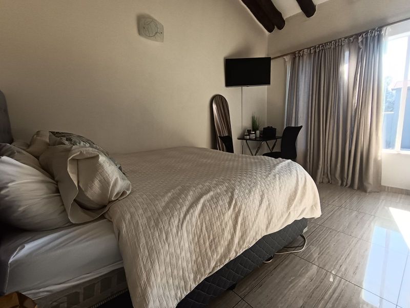 Apartment For Sale in Northgate - Photo 6