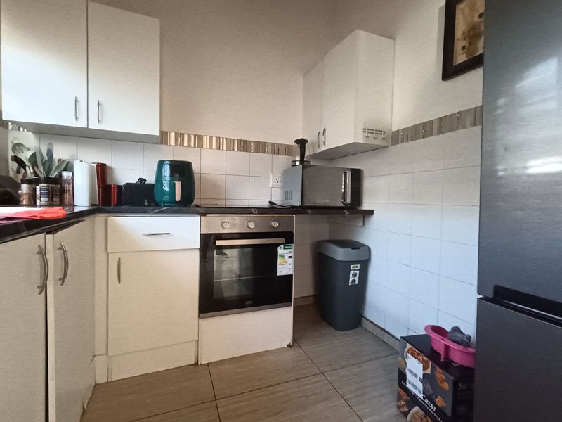 Apartment For Sale in Northgate - Photo 4