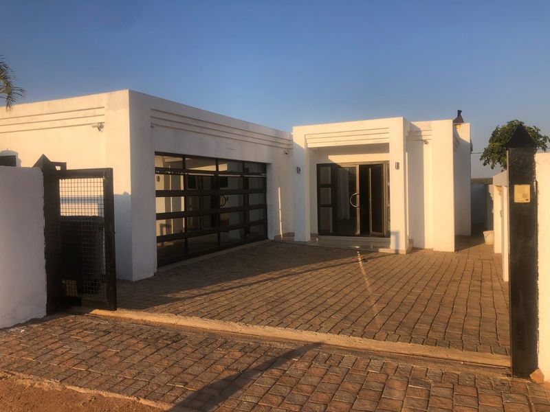 House For Sale in Hammanskraal Central - Photo 3