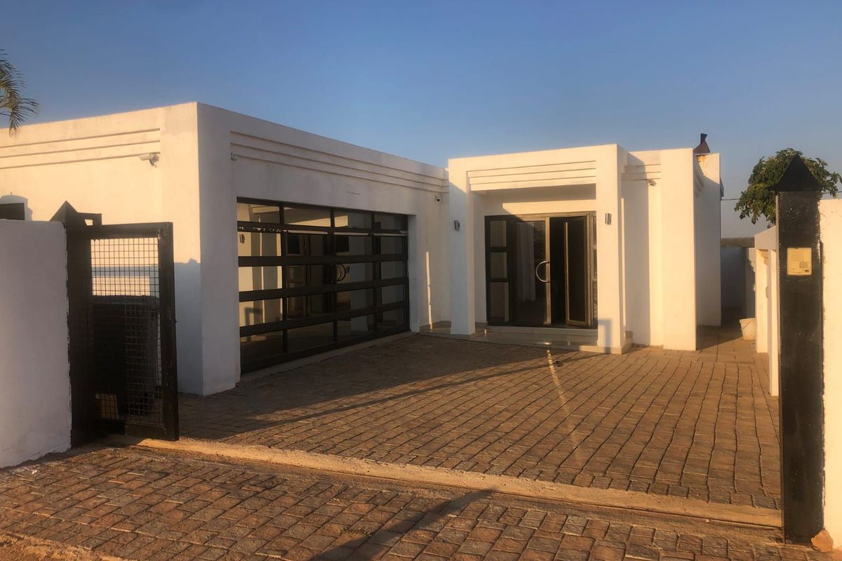 House For Sale in Hammanskraal Central - Photo 3