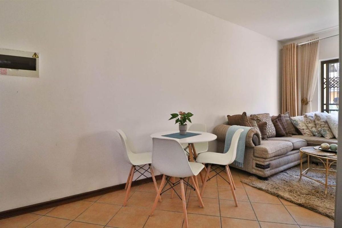 Townhouse For Sale in Carlswald - Photo 3